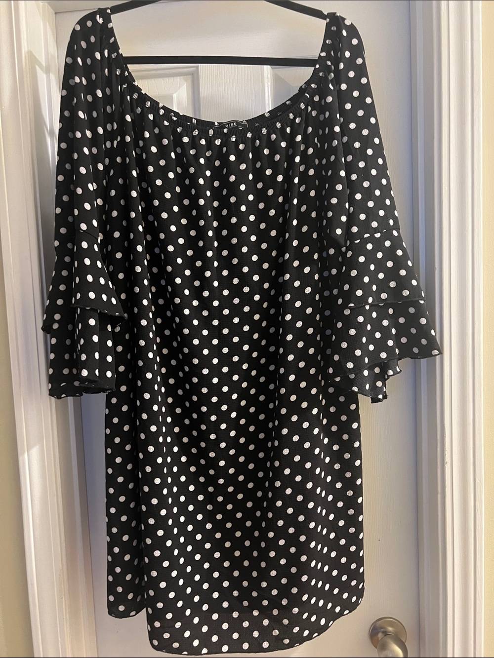 Vibe sportswear Off-Shoulder Dress